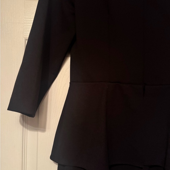 Adrianna Papell Sz Small Black & White Satin Collar Pantsuit w/ peplum/back zip - Picture 11 of 14